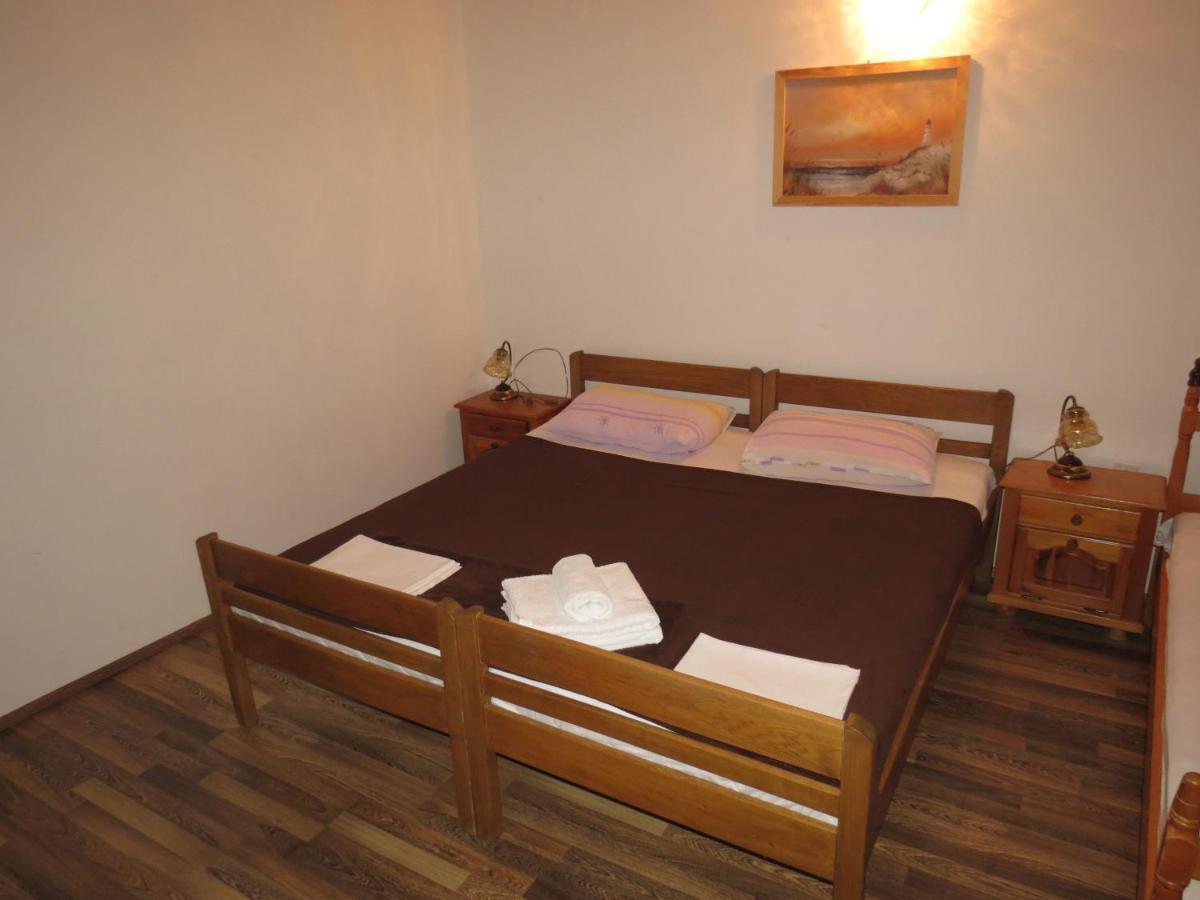 Bed and Breakfast Delfin Starigrad Paklenica Exteriér fotografie