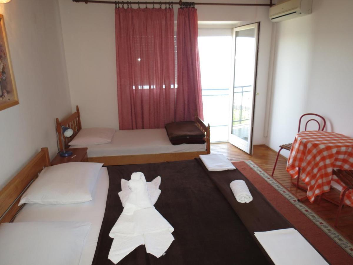 Bed and Breakfast Delfin Starigrad Paklenica Exteriér fotografie