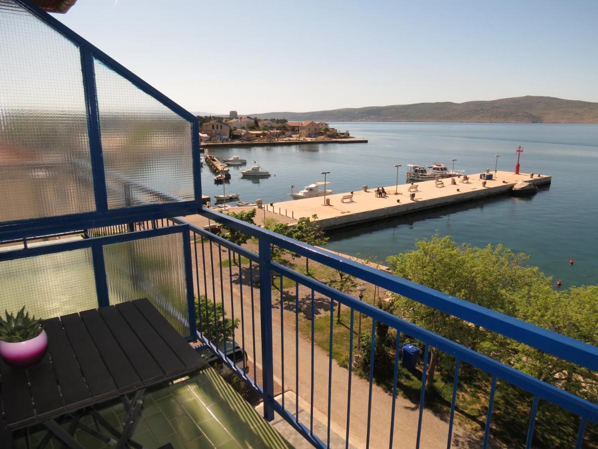 Bed and Breakfast Delfin Starigrad Paklenica Exteriér fotografie