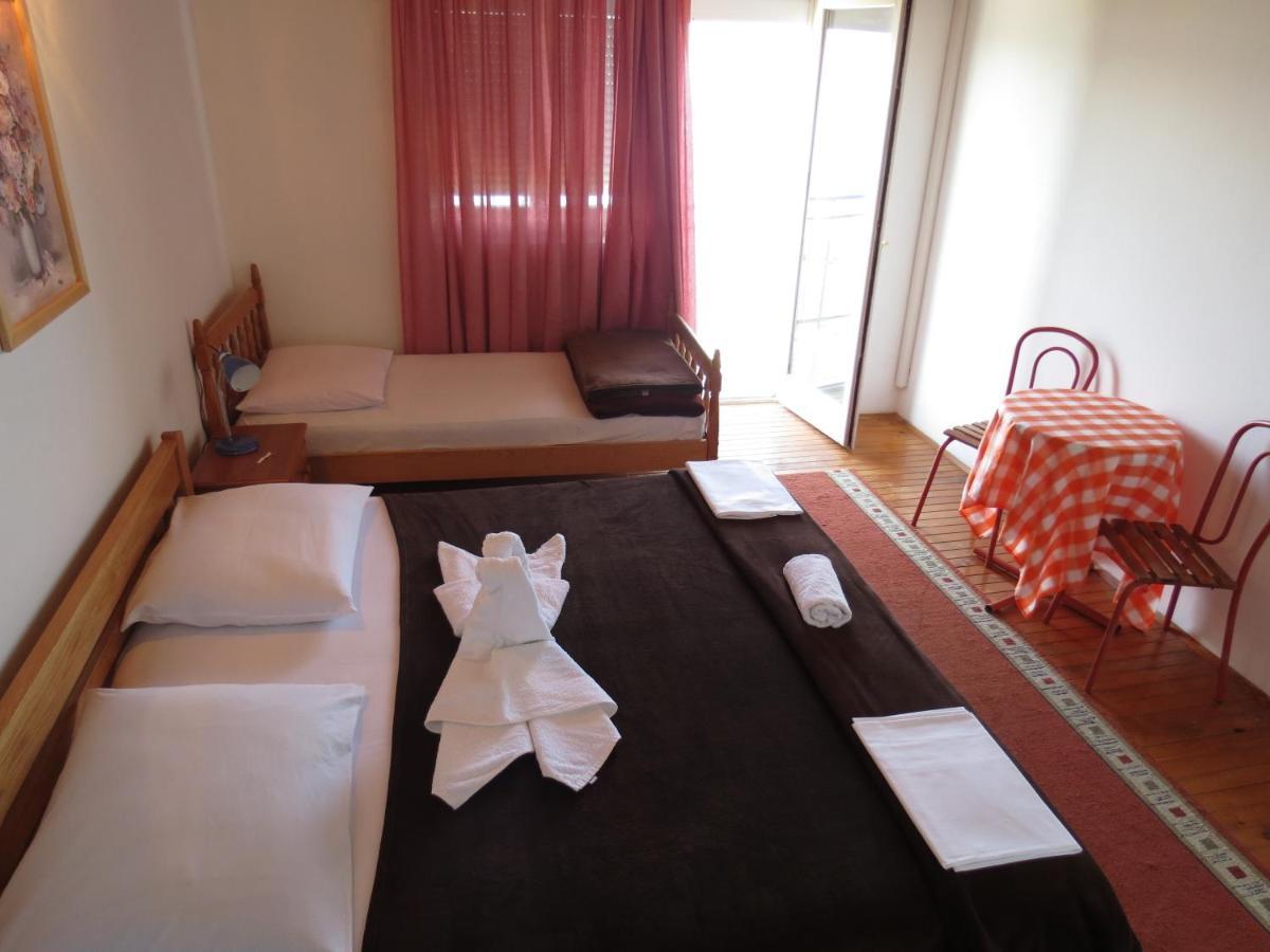 Bed and Breakfast Delfin Starigrad Paklenica Exteriér fotografie