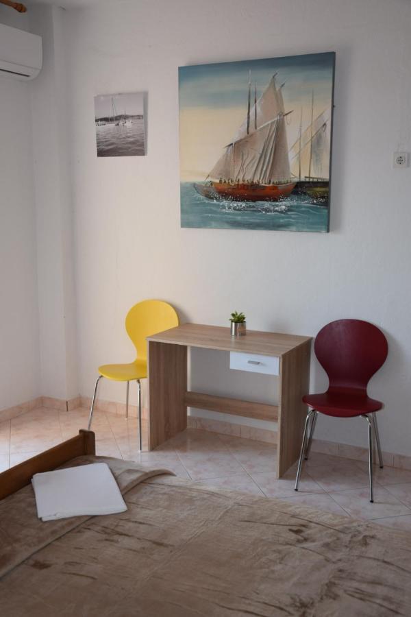 Bed and Breakfast Delfin Starigrad Paklenica Exteriér fotografie